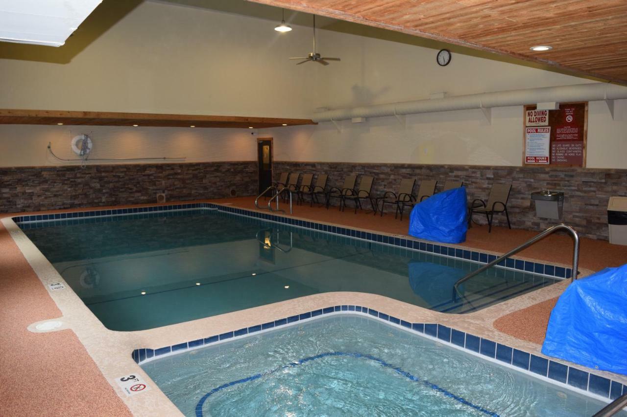 Days Inn By Wyndham קדילאק מראה חיצוני תמונה