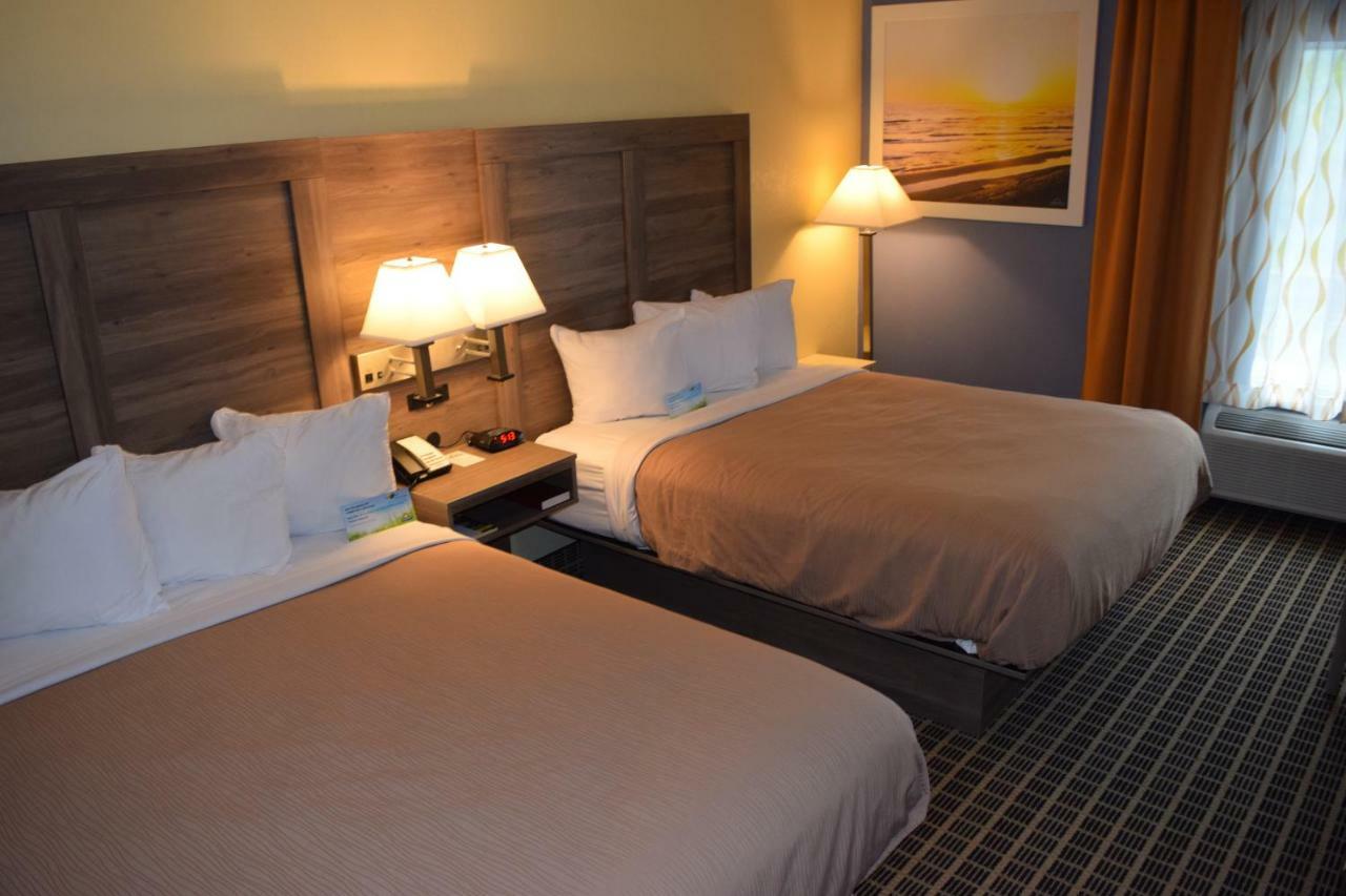Days Inn By Wyndham קדילאק מראה חיצוני תמונה